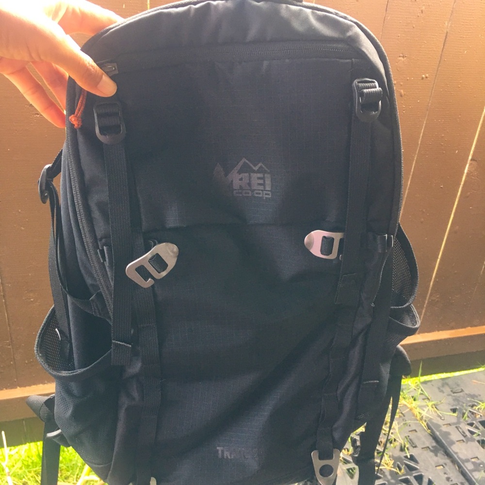 Rei trail 25 backpack